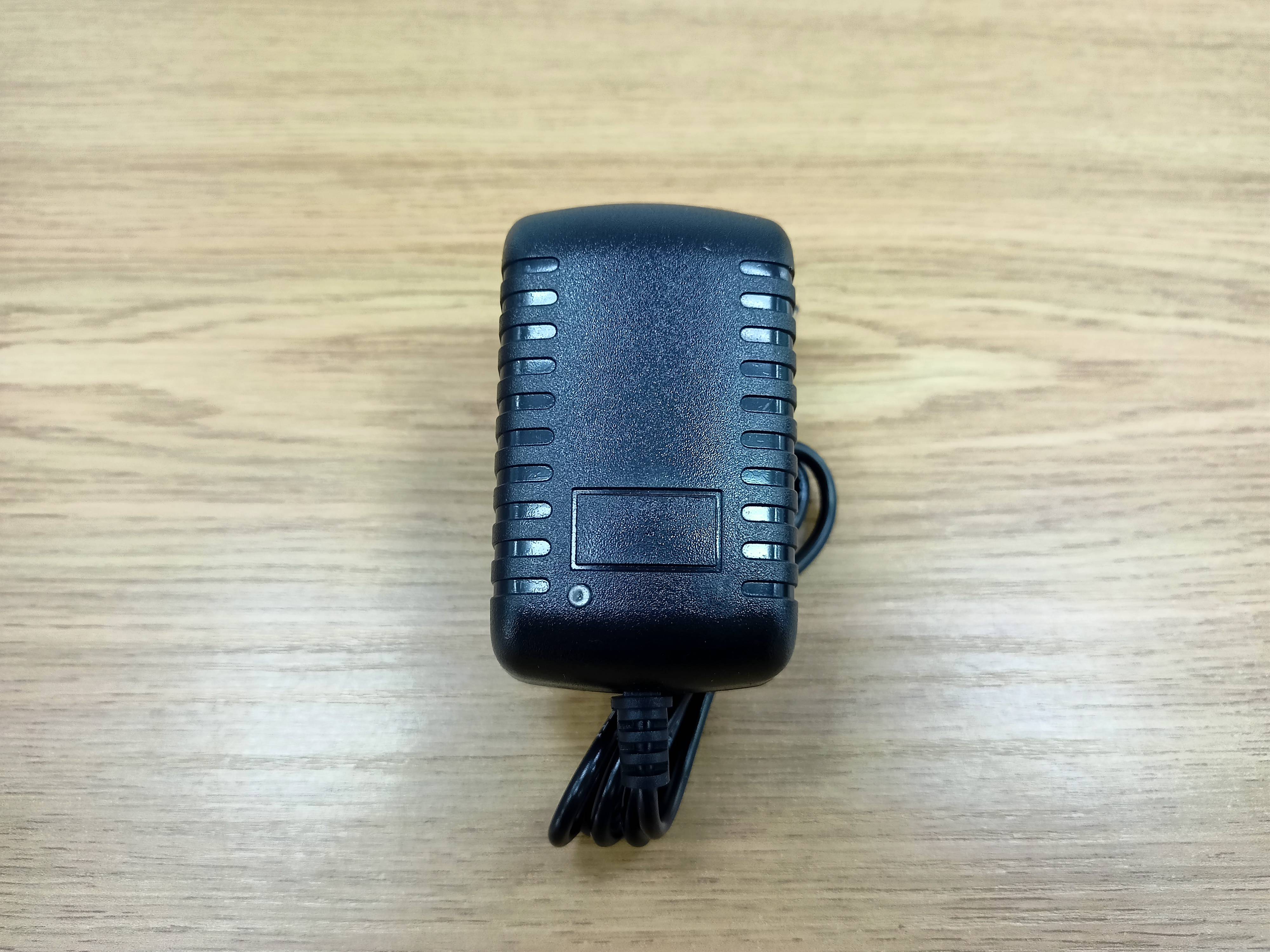 Зарядное устройство 30.0V 0.8A 24.0W