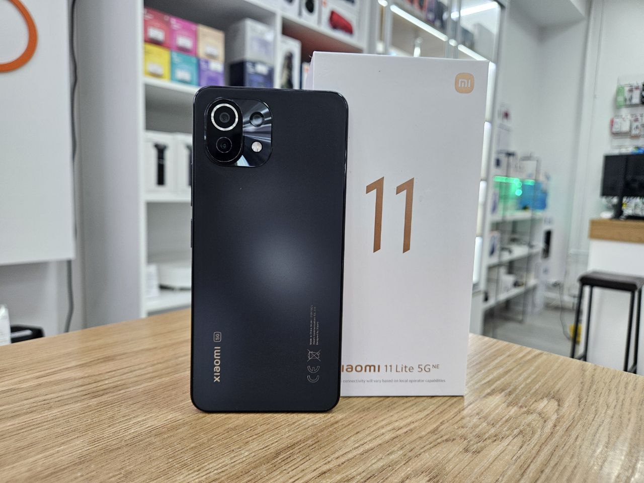 Xiaomi Mi 11 Lite 5G NE (8/128Gb, Truffle Black) Б/У